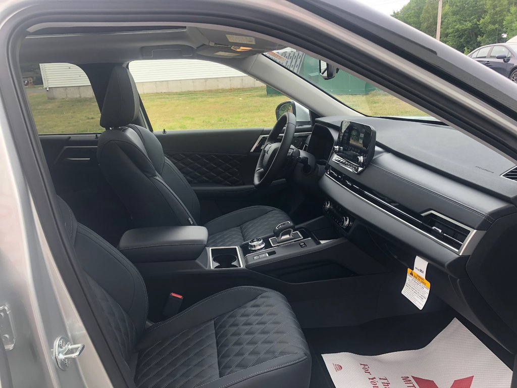 2025 Mitsubishi Outlander SEL S-AWC in Kentville, Nova Scotia - 28 - w1024h768px