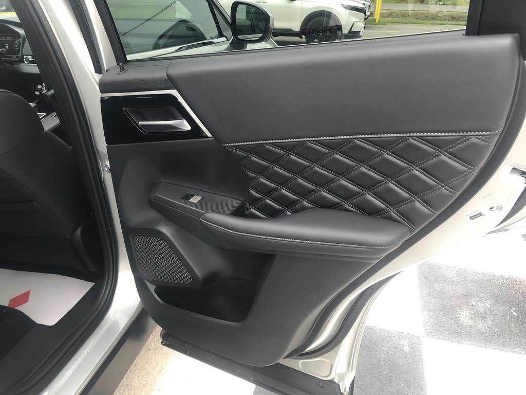 2025 Mitsubishi Outlander SEL S-AWC in Kentville, Nova Scotia - 26 - w1024h768px