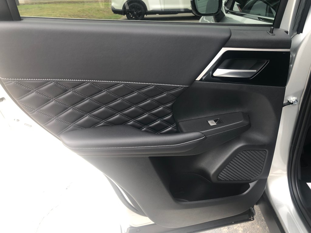 2025 Mitsubishi Outlander SEL S-AWC in Kentville, Nova Scotia - 22 - w1024h768px