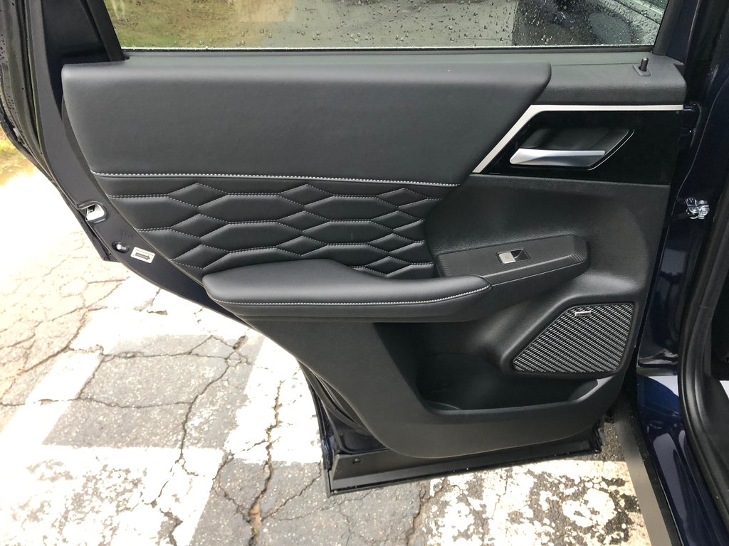 2025 Mitsubishi Outlander SEL S-AWC in Kentville, Nova Scotia - 21 - w1024h768px