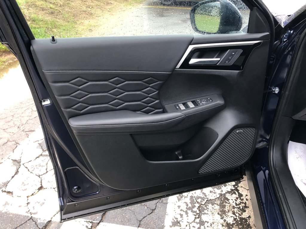 2025 Mitsubishi Outlander SEL S-AWC in Kentville, Nova Scotia - 17 - w1024h768px