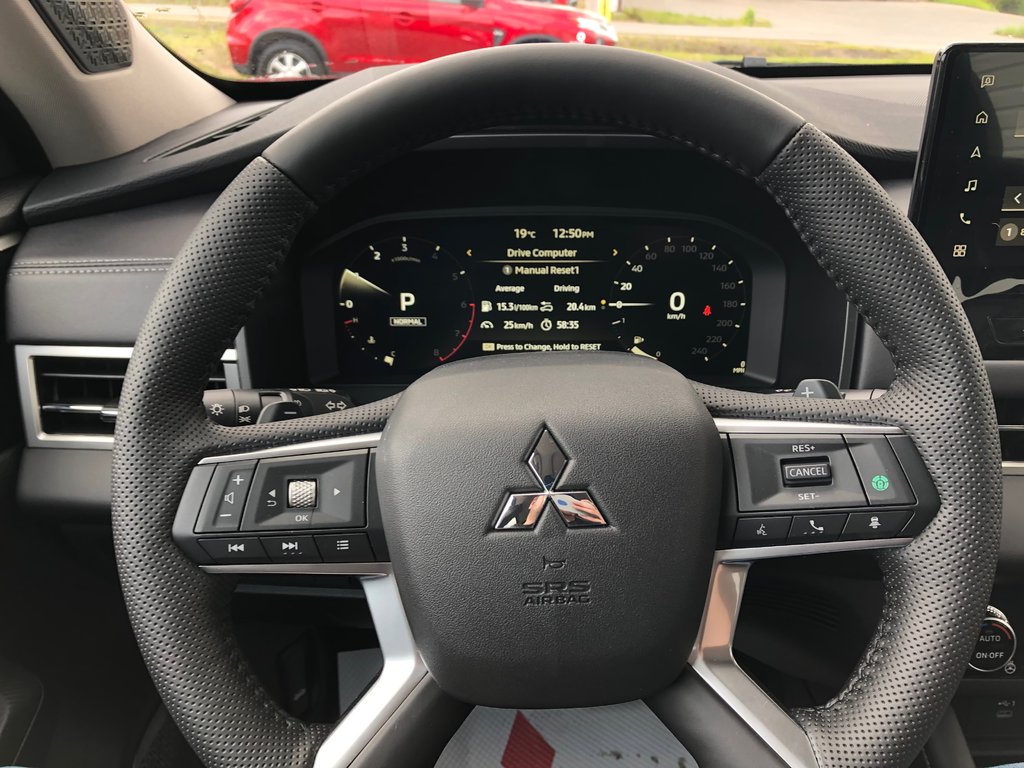 2025 Mitsubishi Outlander GT S-AWC TWO TONE ROOF in Kentville, Nova Scotia - 10 - w1024h768px