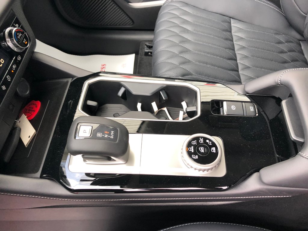 2025 Mitsubishi Outlander SEL S-AWC in Kentville, Nova Scotia - 13 - w1024h768px