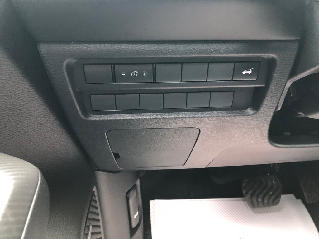 2025 Mitsubishi Outlander SEL S-AWC in Kentville, Nova Scotia - 8 - w1024h768px