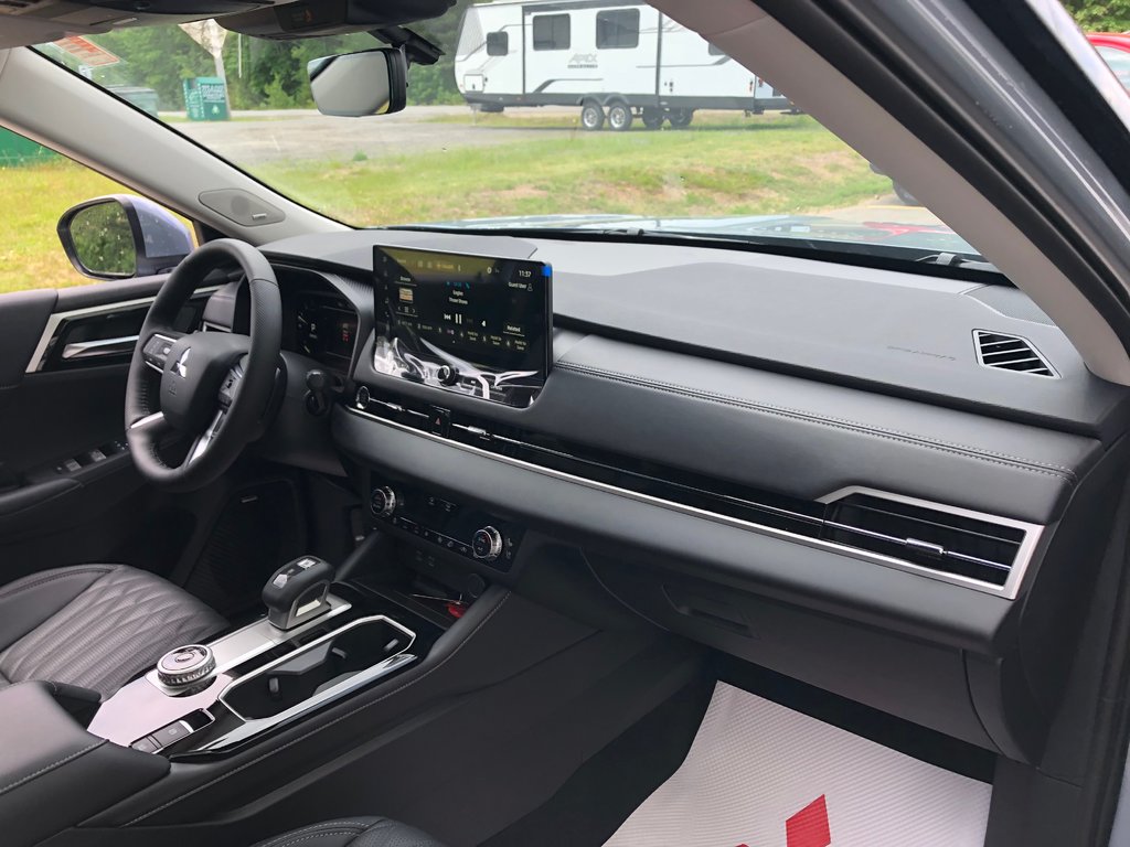 2025 Mitsubishi Outlander SEL S-AWC in Kentville, Nova Scotia - 24 - w1024h768px