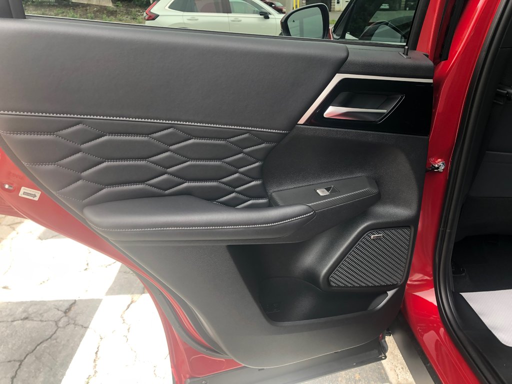 2025 Mitsubishi Outlander SEL S-AWC in Kentville, Nova Scotia - 23 - w1024h768px