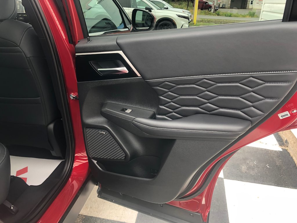 2025 Mitsubishi Outlander SEL S-AWC in Kentville, Nova Scotia - 27 - w1024h768px