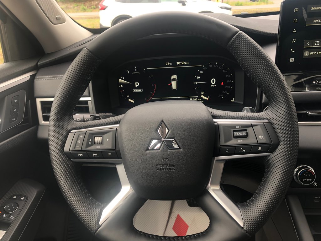 2025 Mitsubishi Outlander SEL S-AWC in Kentville, Nova Scotia - 12 - w1024h768px
