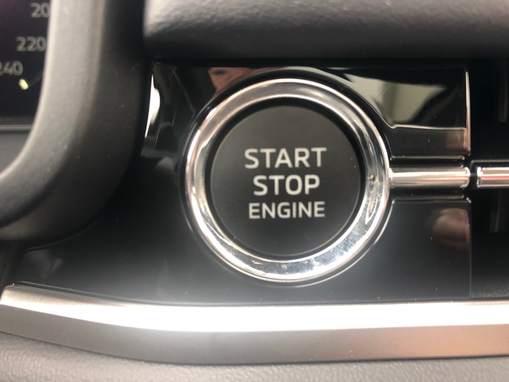 2025 Mitsubishi Outlander SEL S-AWC in Kentville, Nova Scotia - 11 - w1024h768px