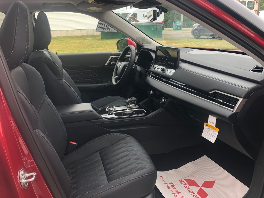 2025 Mitsubishi Outlander SEL S-AWC in Kentville, Nova Scotia - 29 - w1024h768px