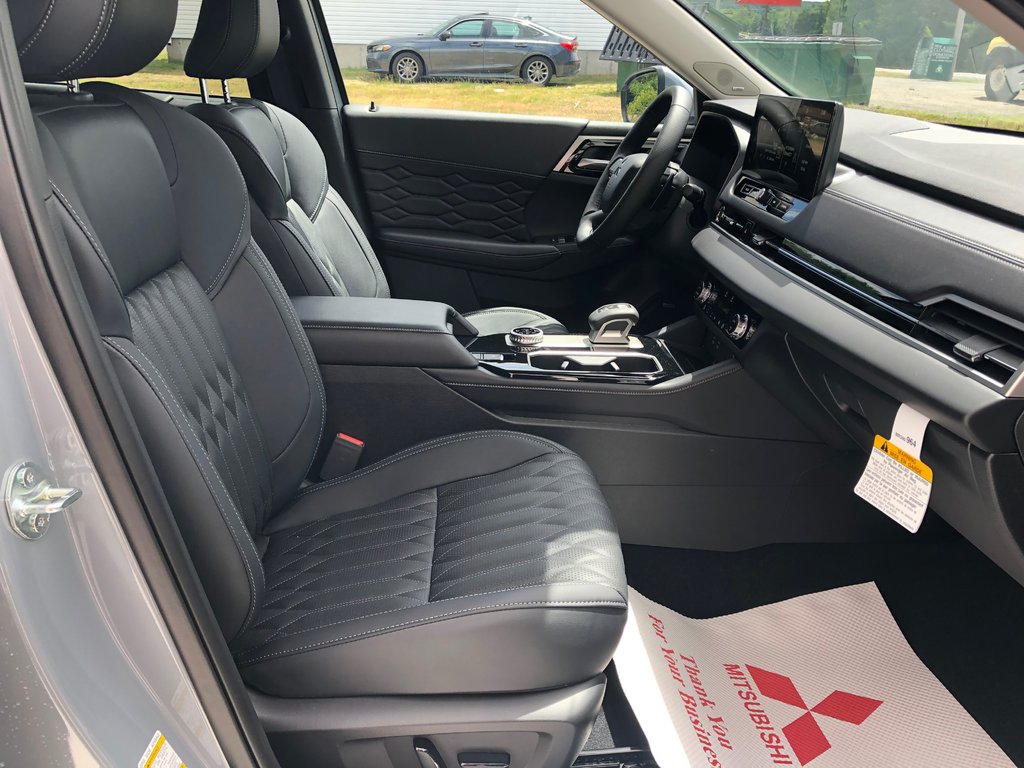 2025 Mitsubishi Outlander SEL S-AWC in Kentville, Nova Scotia - 24 - w1024h768px