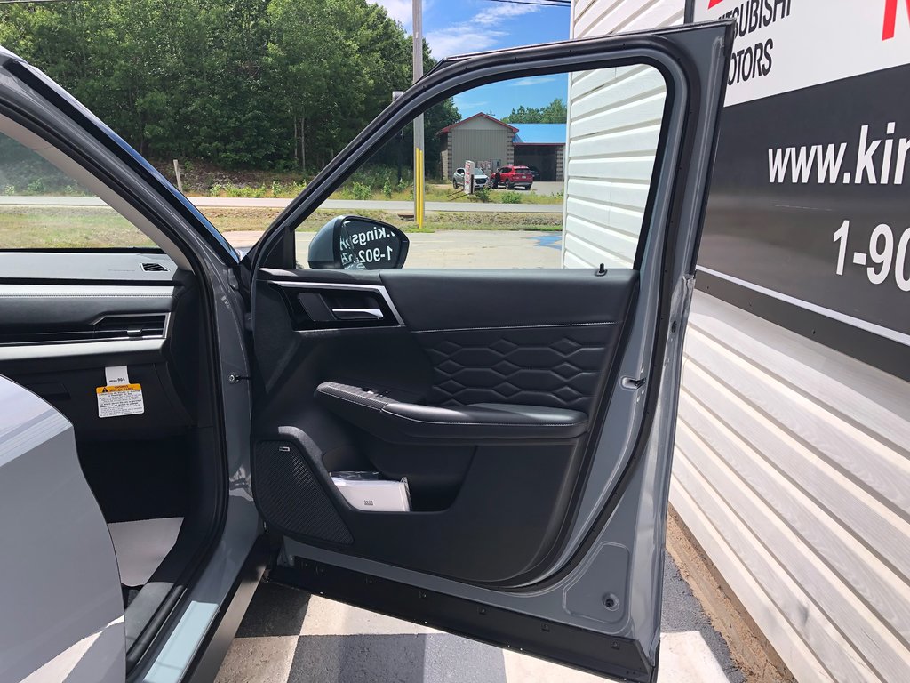 2025 Mitsubishi Outlander SEL S-AWC in Kentville, Nova Scotia - 23 - w1024h768px