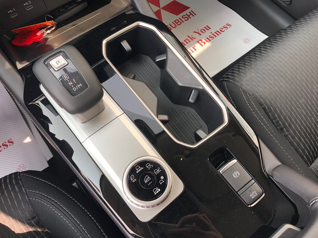 2025 Mitsubishi Outlander SE S-AWC in Kentville, Nova Scotia - 14 - w1024h768px