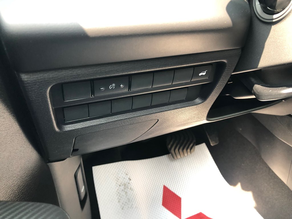 Mitsubishi Outlander SEL S-AWC 2025 à Kentville, Nouvelle-Écosse - 8 - w1024h768px