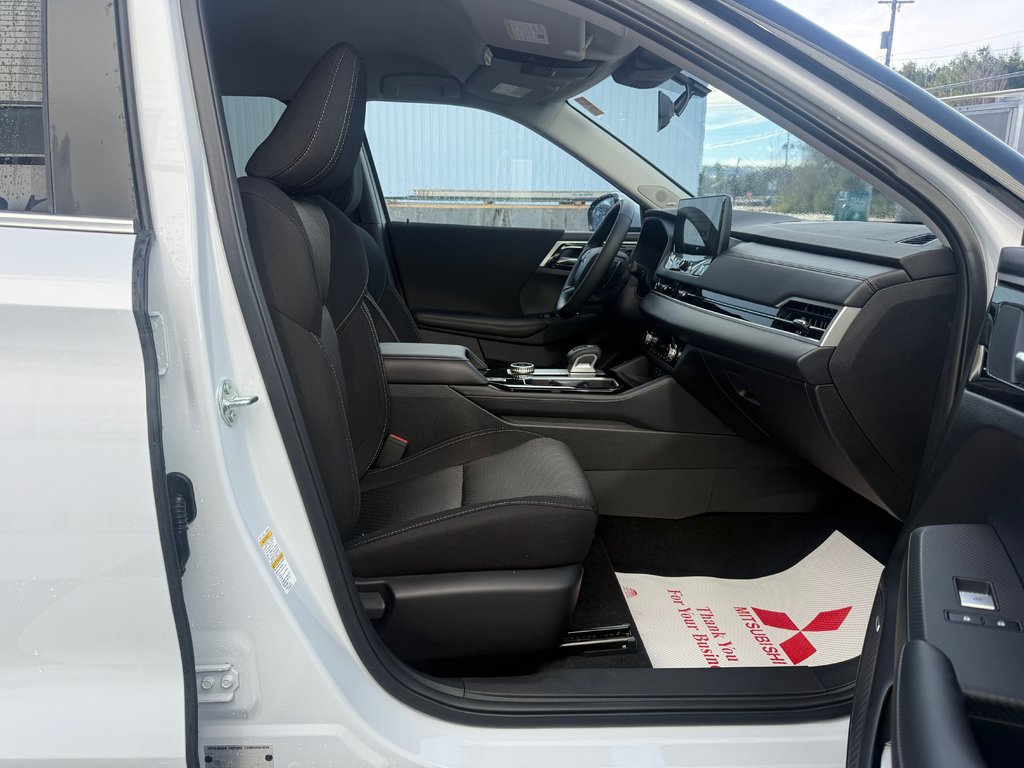 2025 Mitsubishi Outlander ES S-AWC in Kentville, Nova Scotia - 19 - w1024h768px