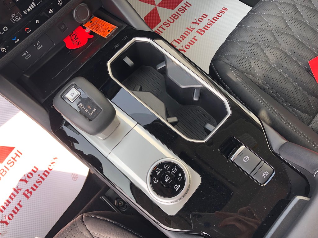 2025 Mitsubishi Outlander SEL S-AWC in Kentville, Nova Scotia - 14 - w1024h768px