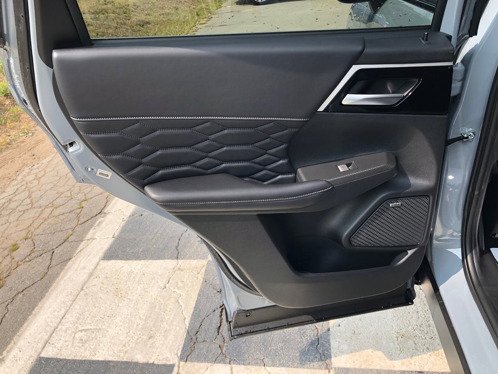 2025 Mitsubishi Outlander SEL S-AWC in Kentville, Nova Scotia - 19 - w1024h768px