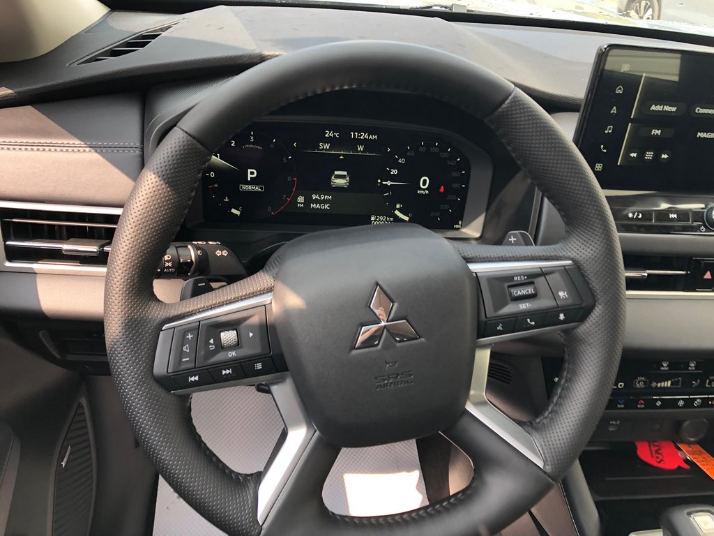 2025 Mitsubishi Outlander SEL S-AWC in Kentville, Nova Scotia - 9 - w1024h768px