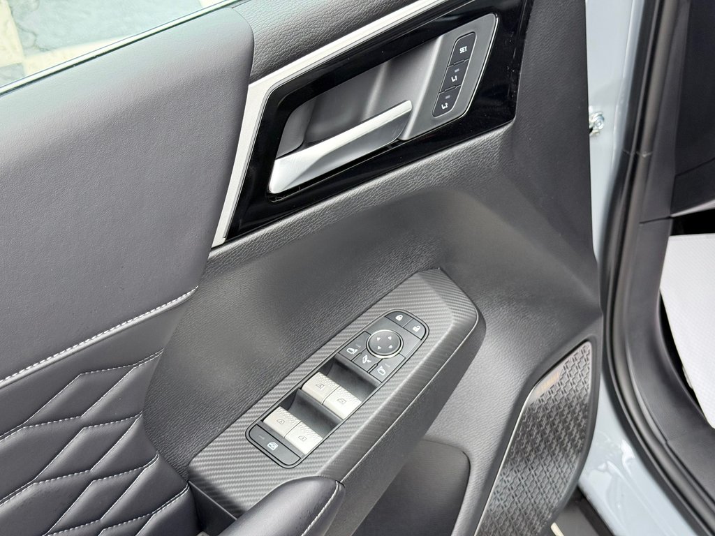 2025 Mitsubishi Outlander GT S-AWC in Kentville, Nova Scotia - 8 - w1024h768px