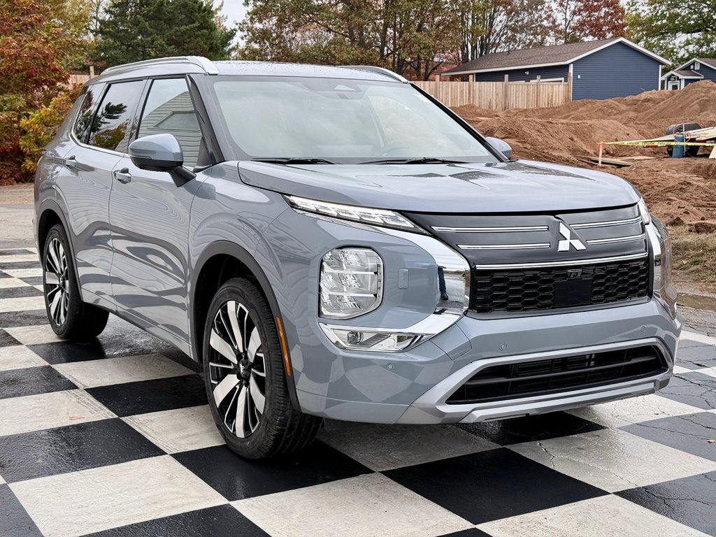 2025 Mitsubishi Outlander GT S-AWC in Kentville, Nova Scotia - 3 - w1024h768px