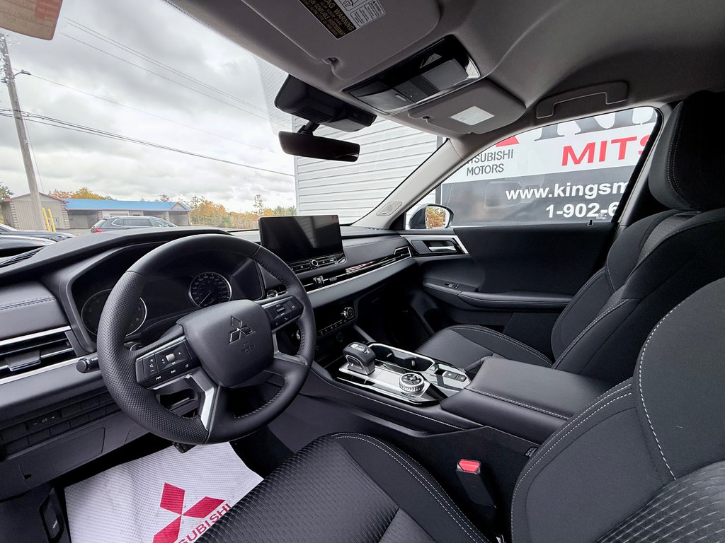 2025 Mitsubishi Outlander ES S-AWC in Kentville, Nova Scotia - 9 - w1024h768px