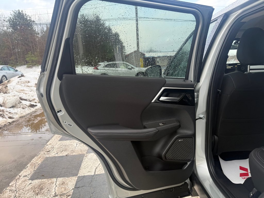 2025 Mitsubishi Outlander ES S-AWC in Kentville, Nova Scotia - 13 - w1024h768px