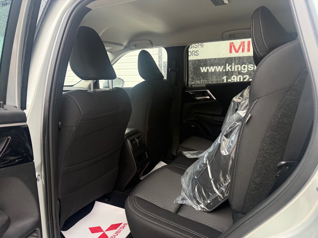 2025 Mitsubishi Outlander ES S-AWC in Kentville, Nova Scotia - 14 - w1024h768px
