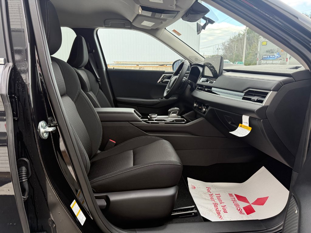 2025 Mitsubishi Outlander ES S-AWC in Kentville, Nova Scotia - 19 - w1024h768px
