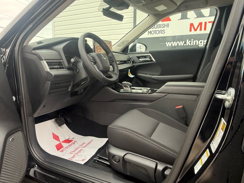 2025 Mitsubishi Outlander ES S-AWC in Kentville, Nova Scotia - 9 - w1024h768px