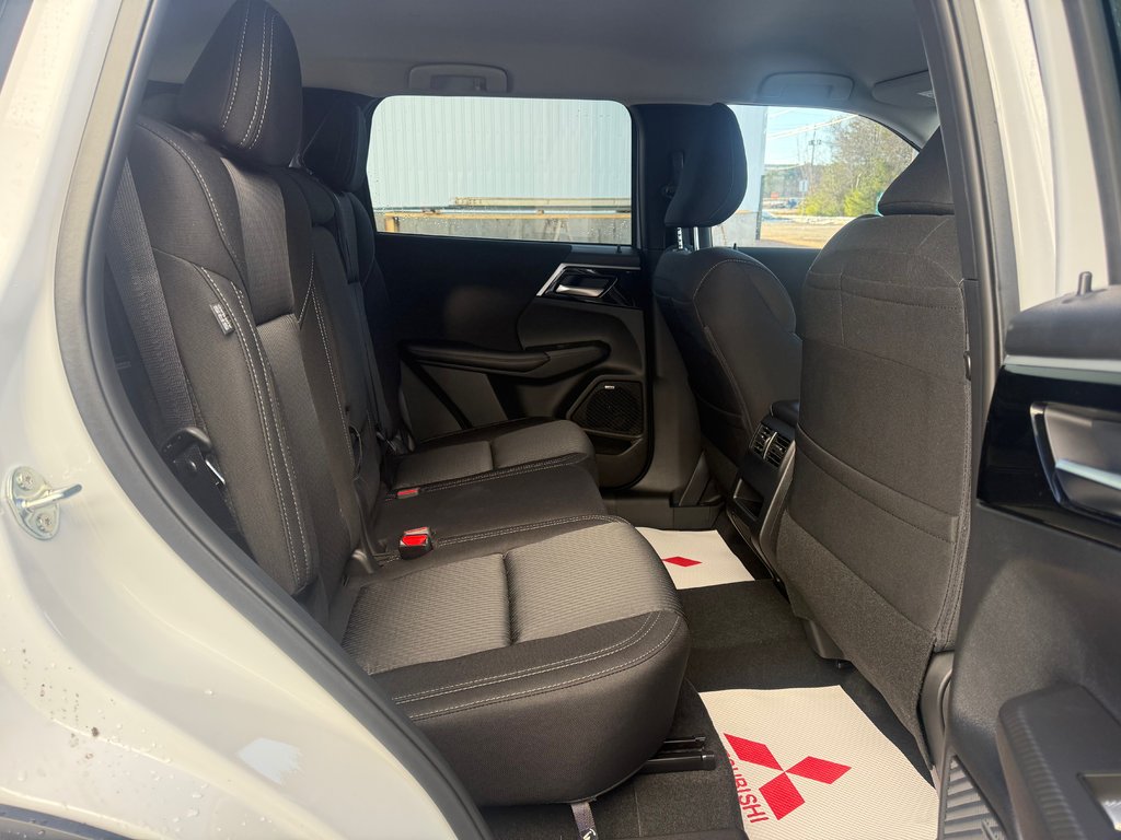 2025 Mitsubishi Outlander ES S-AWC in Kentville, Nova Scotia - 17 - w1024h768px