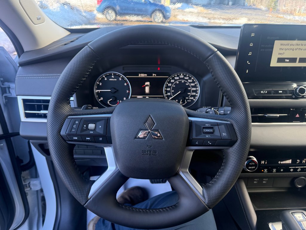 2025 Mitsubishi Outlander ES S-AWC in Kentville, Nova Scotia - 10 - w1024h768px