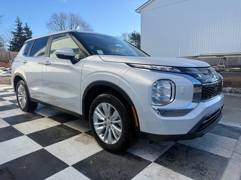 2025 Mitsubishi Outlander ES S-AWC in Kentville, Nova Scotia - 3 - w1024h768px