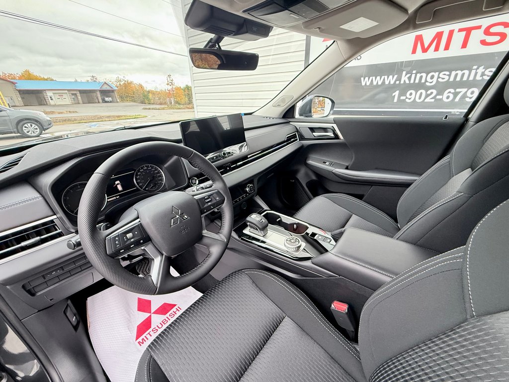 2025 Mitsubishi Outlander ES S-AWC in Kentville, Nova Scotia - 9 - w1024h768px