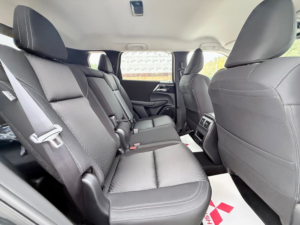 2025 Mitsubishi Outlander ES S-AWC in Kentville, Nova Scotia - 24 - w1024h768px