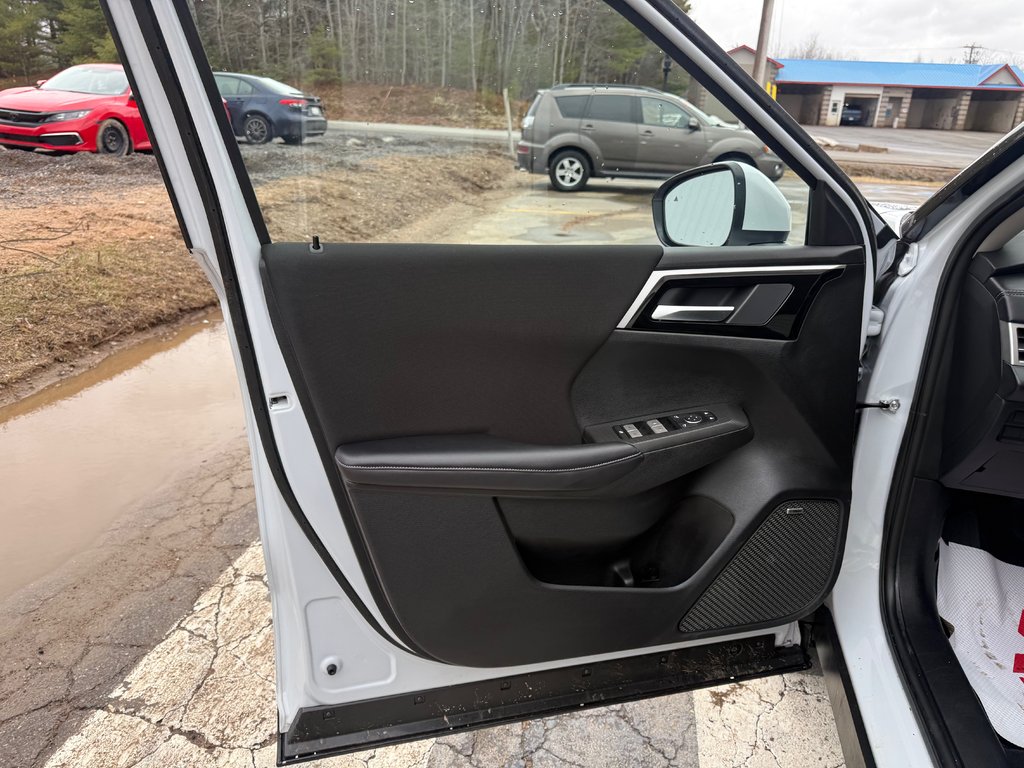 2025 Mitsubishi Outlander ES S-AWC in Kentville, Nova Scotia - 7 - w1024h768px