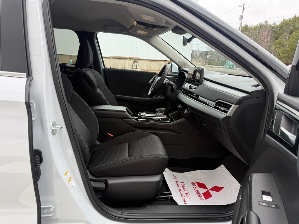 2025 Mitsubishi Outlander ES S-AWC in Kentville, Nova Scotia - 19 - w1024h768px