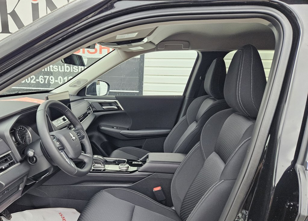 2025 Mitsubishi Outlander ES S-AWC in Kentville, Nova Scotia - 9 - w1024h768px