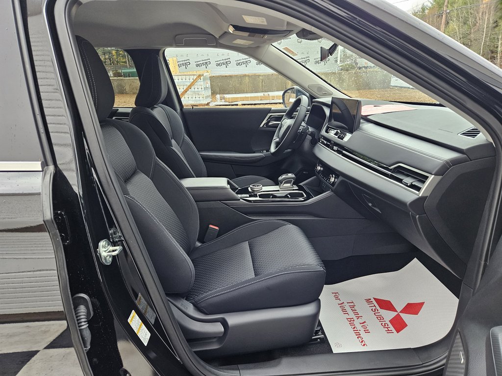 2025 Mitsubishi Outlander ES S-AWC in Kentville, Nova Scotia - 22 - w1024h768px