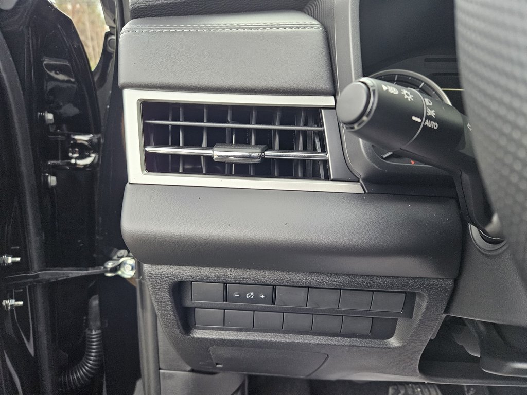 2025 Mitsubishi Outlander ES S-AWC in Kentville, Nova Scotia - 11 - w1024h768px