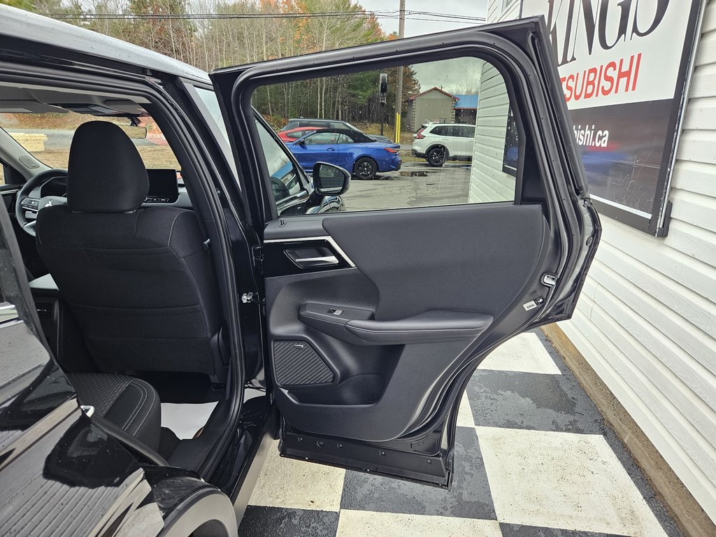 2025 Mitsubishi Outlander ES S-AWC in Kentville, Nova Scotia - 19 - w1024h768px