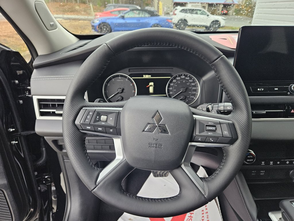 2025 Mitsubishi Outlander ES S-AWC in Kentville, Nova Scotia - 10 - w1024h768px