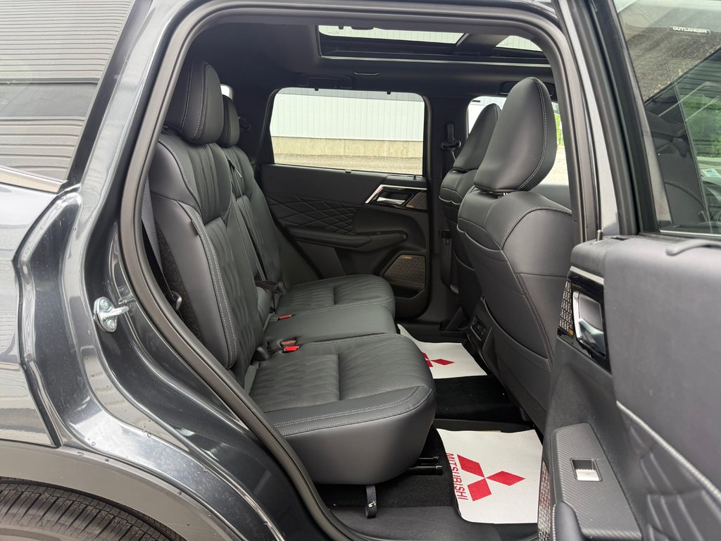 2026 Mitsubishi Outlander NOIR S-AWC in Kentville, Nova Scotia - 18 - w1024h768px