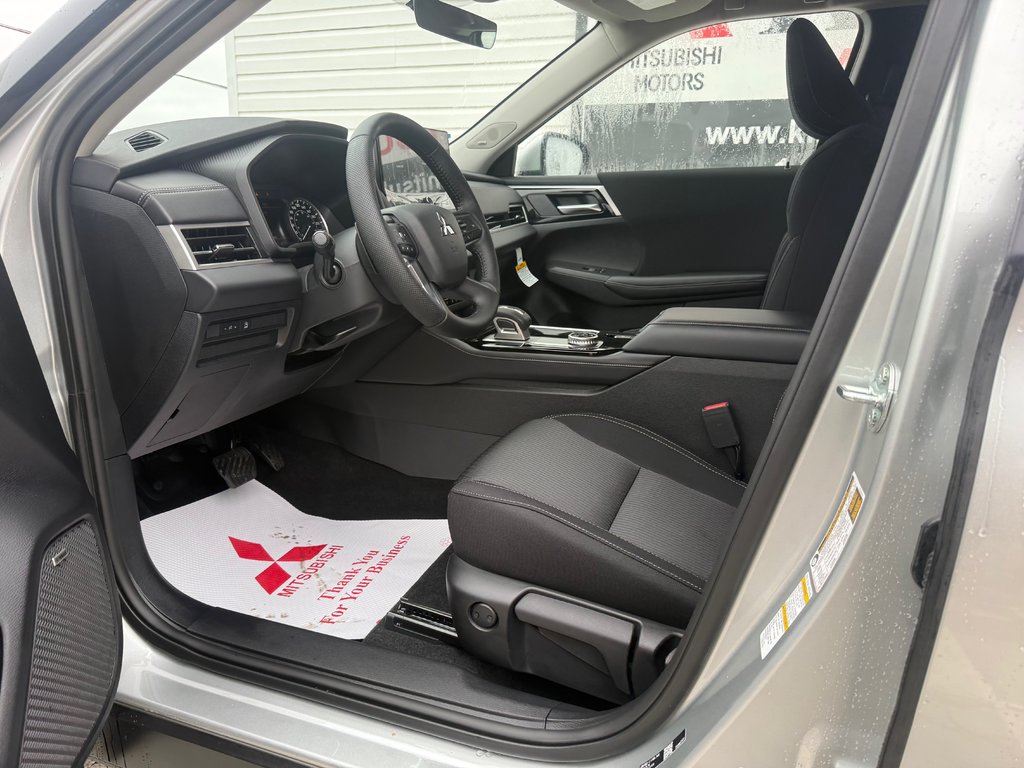 Mitsubishi Outlander ES S-AWC 2026 à Kentville, Nouvelle-Écosse - 9 - w1024h768px