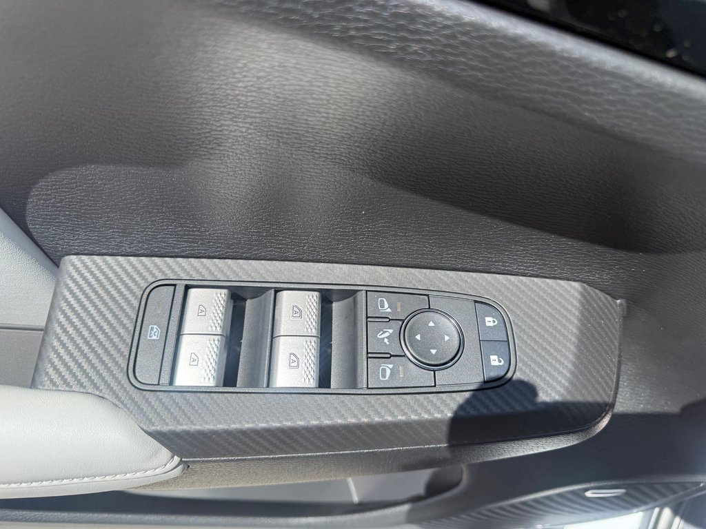 2026 Mitsubishi Outlander LE S-AWC in Kentville, Nova Scotia - 8 - w1024h768px