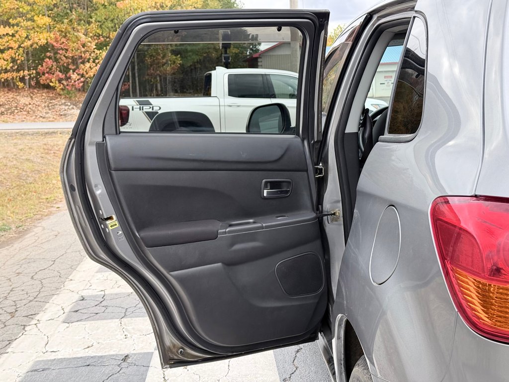 2014 Mitsubishi RVR SE | BT Hands-Free, Heated Seats, Keyless Entry in COLDBROOK, Nova Scotia - 18 - w1024h768px