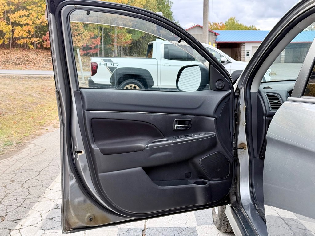 2014 Mitsubishi RVR SE | BT Hands-Free, Heated Seats, Keyless Entry in COLDBROOK, Nova Scotia - 7 - w1024h768px
