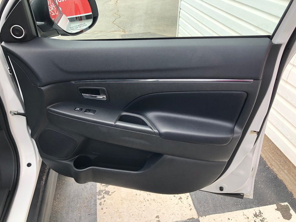 2016 Mitsubishi RVR in Kentville, Nova Scotia - 25 - w1024h768px