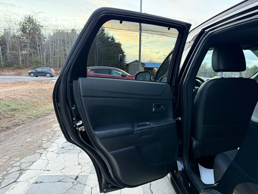 2022 Mitsubishi RVR LE, keyless entry, apple car play/android auto in Kentville, Nova Scotia - 14 - w1024h768px