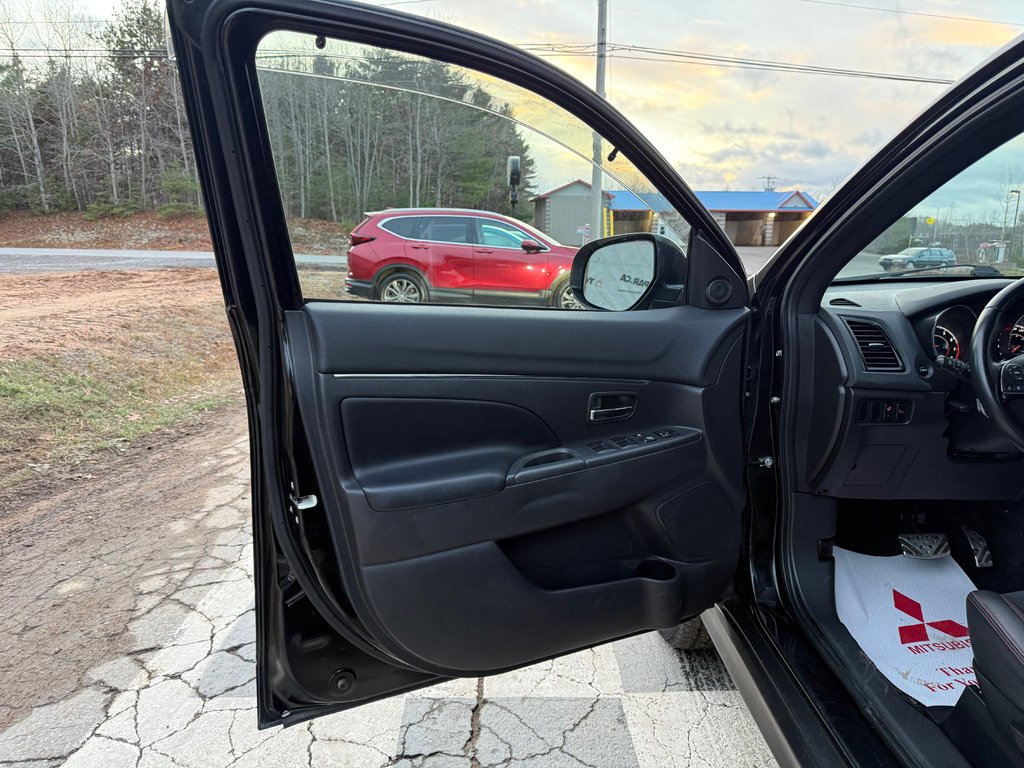 2022 Mitsubishi RVR LE, keyless entry, apple car play/android auto in Kentville, Nova Scotia - 7 - w1024h768px