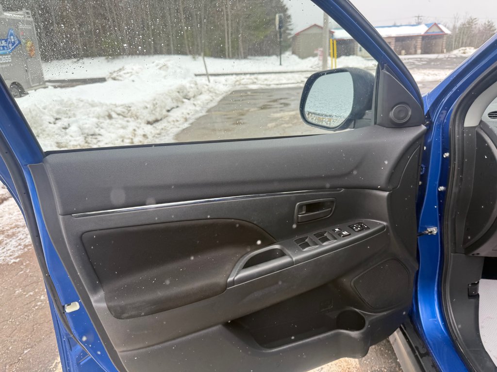 2022 Mitsubishi RVR ES, keyless entry, backup camera, Bluetooth in COLDBROOK, Nova Scotia - 7 - w1024h768px
